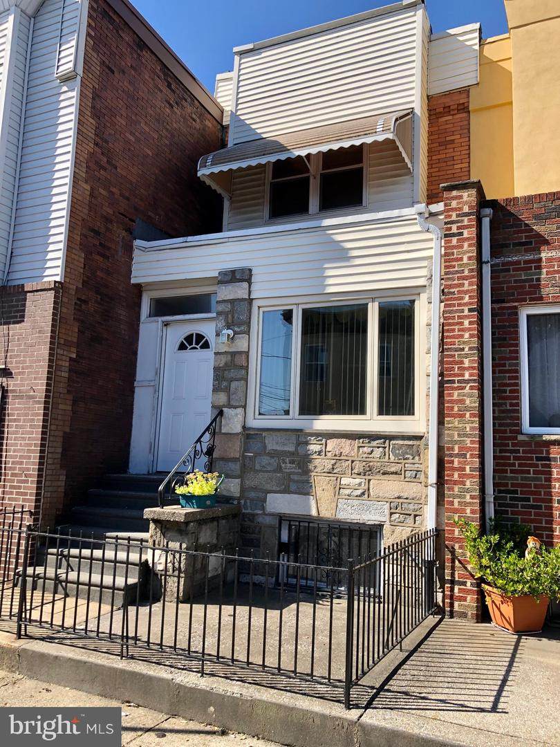 2552 9TH Street - Photo 1