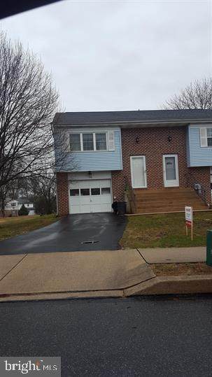 146 Pickwick Place - Photo 1