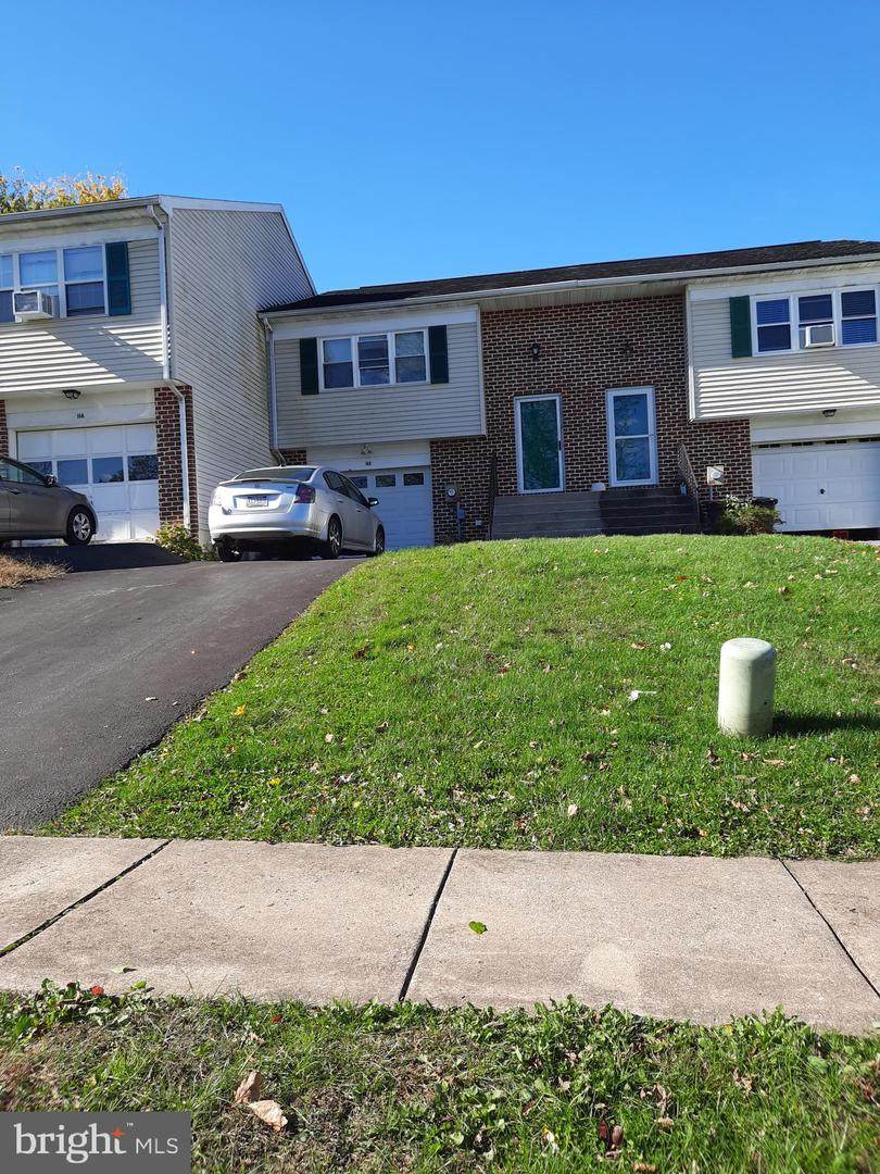 112 Pickwick Place - Photo 1