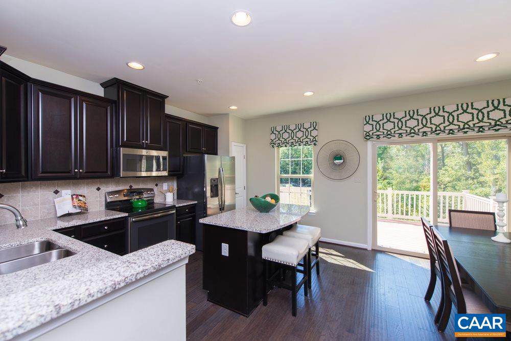 107 Crescent Way - Photo 1