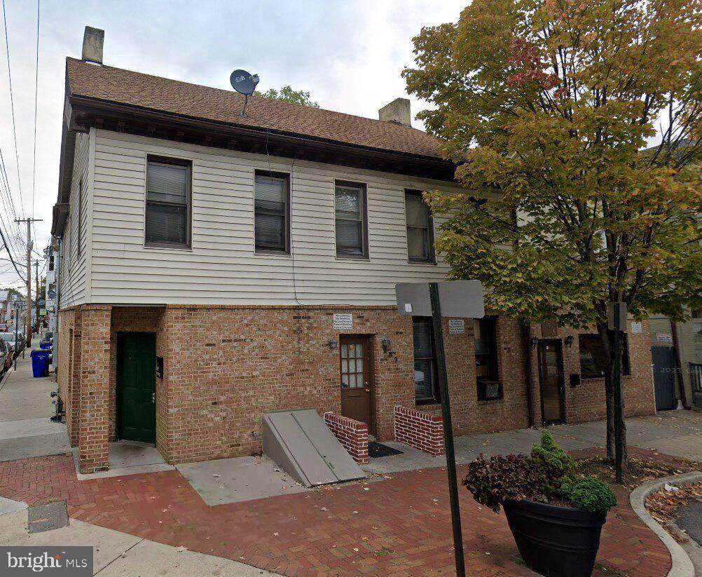 200-202 Franklin Street - Photo 1