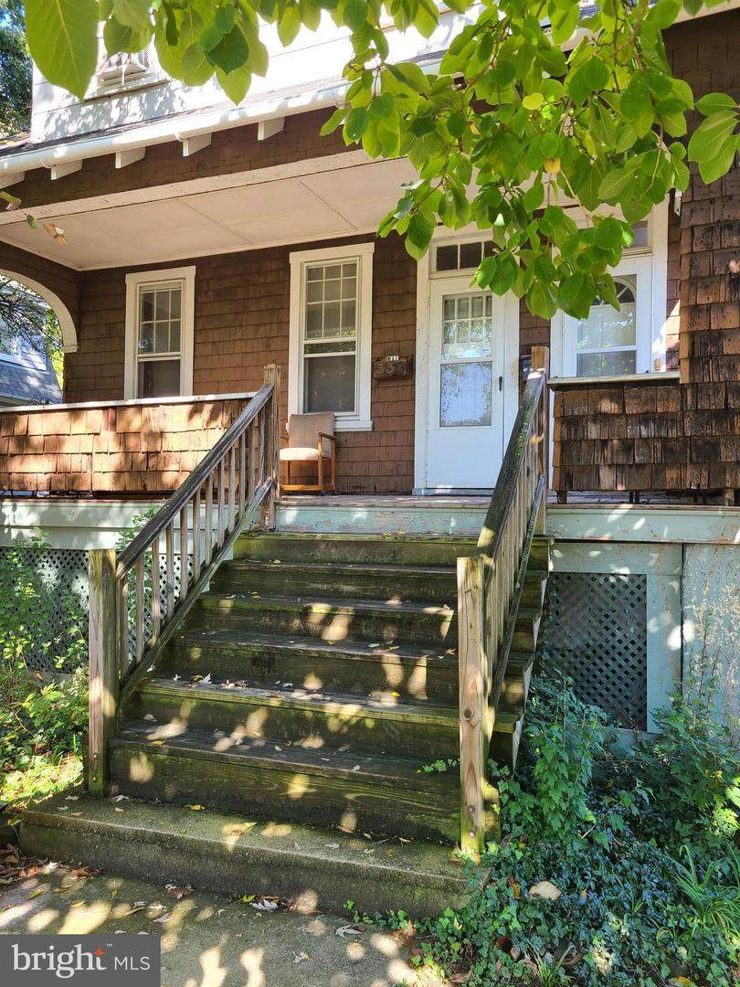 332 Rossiter Avenue - Photo 1
