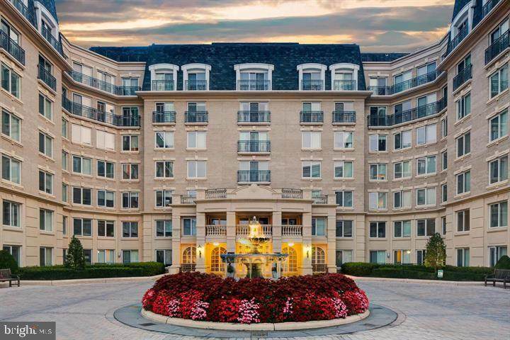 5 Park Place - Photo 1