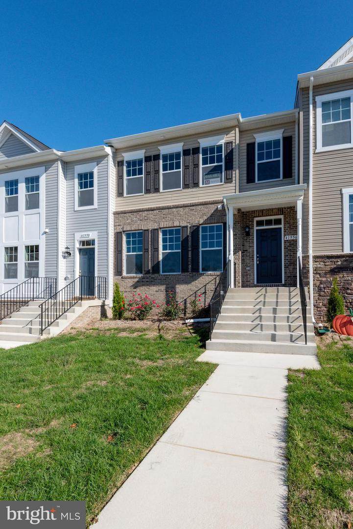 41596 Briarwood Circle - Photo 1