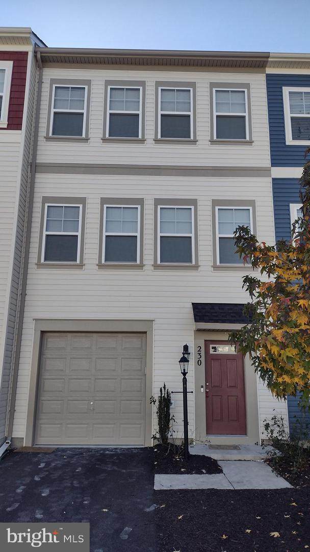 230 Crofton Court - Photo 1