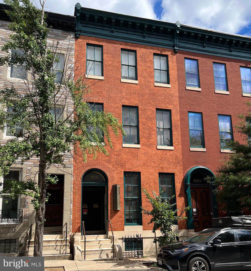 923 Calvert Street - Photo 1