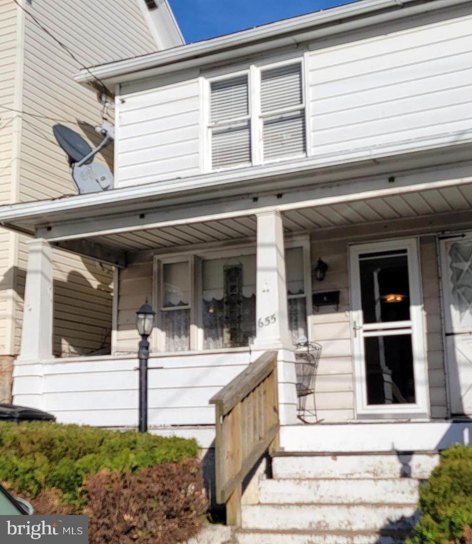 655 Garfield Street - Photo 1