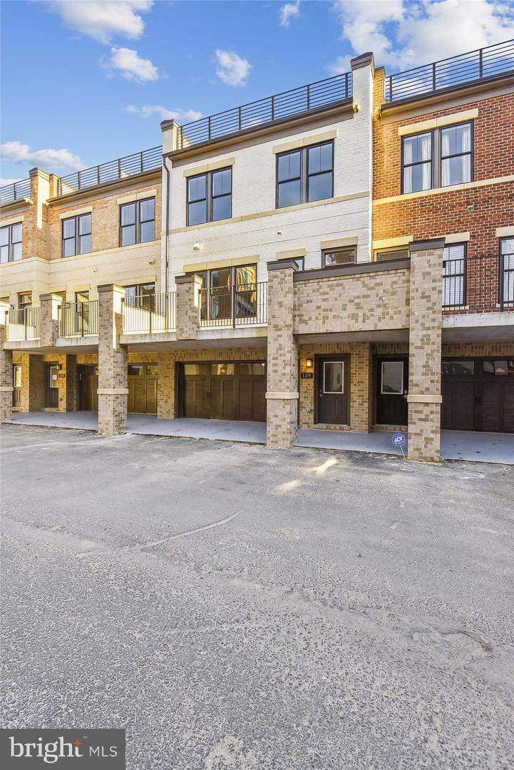 129 Market Square - Photo 1