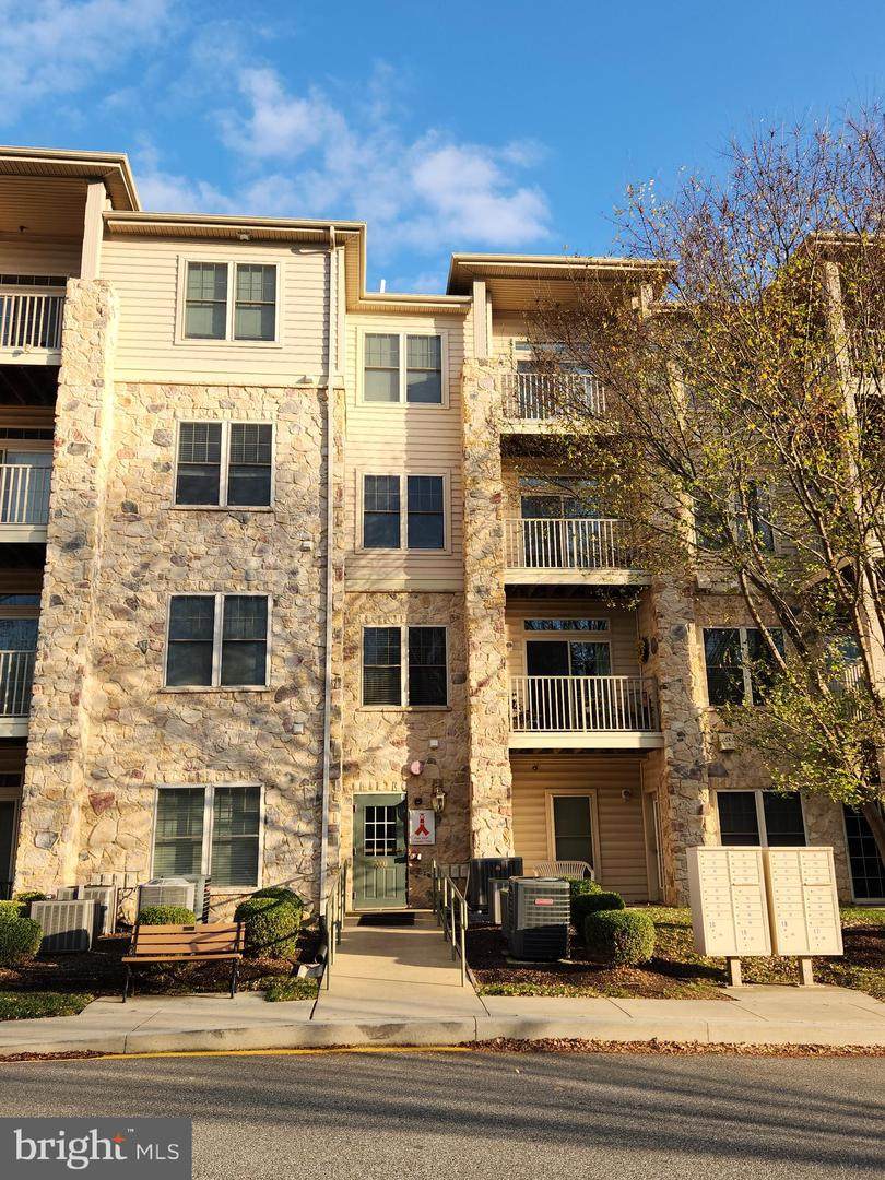 3000-UNIT Fountainview Circle - Photo 1