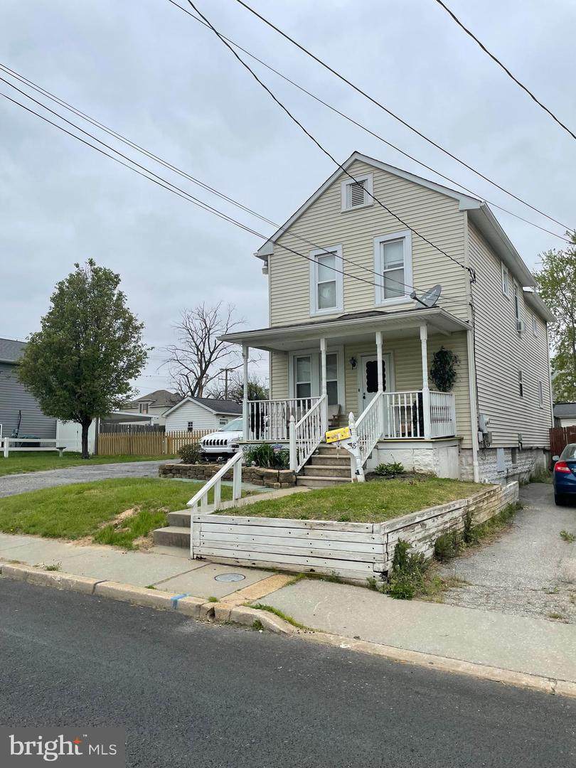 8 5TH Avenue - Photo 1