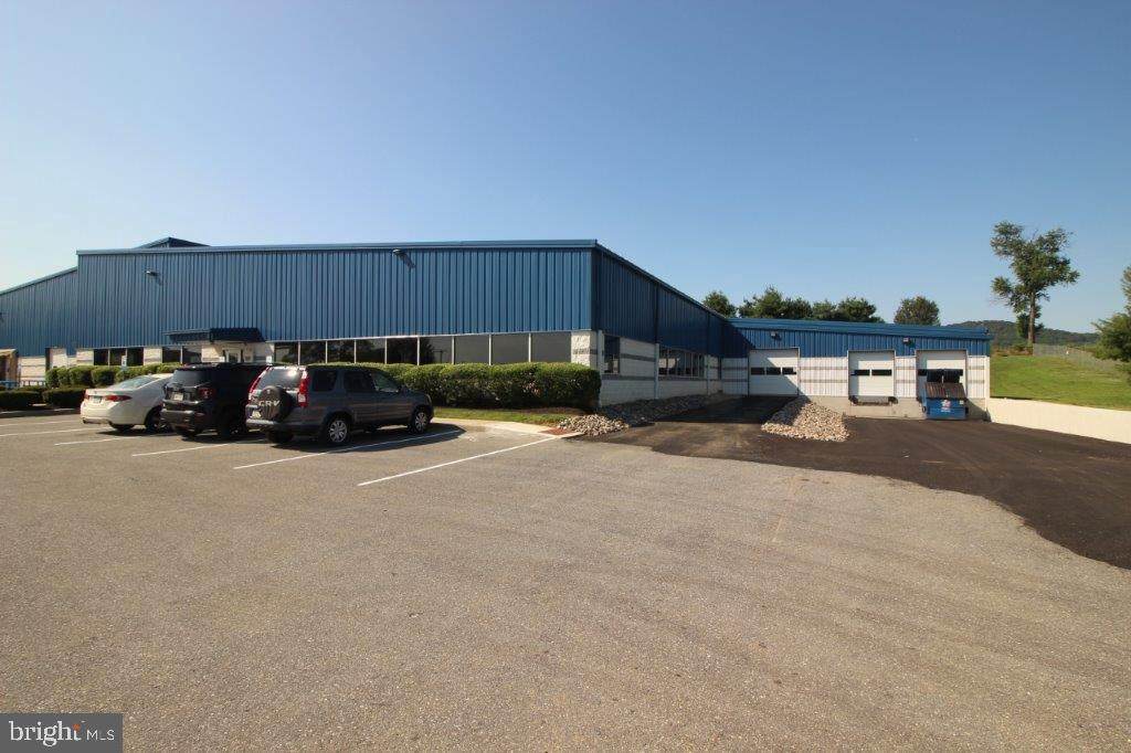 8 Corporate Boulevard - Photo 1