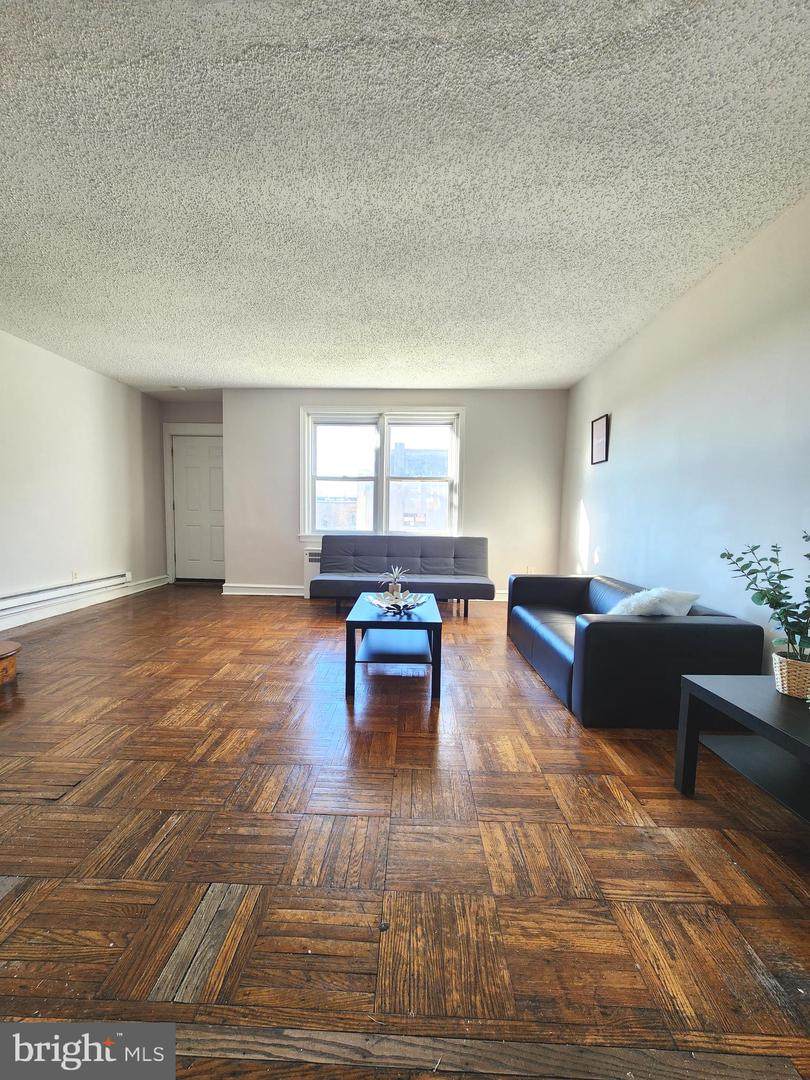7519 Woolston Avenue - Photo 1