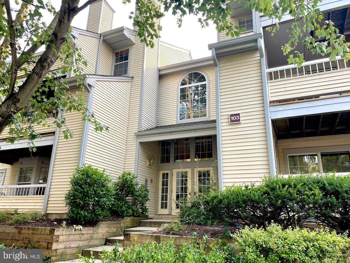 103 Claridge Court - Photo 1