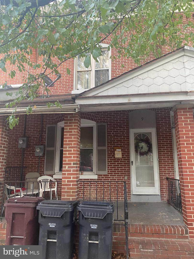 9 6TH Avenue - Photo 1
