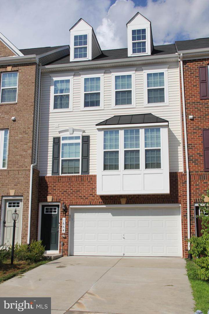 1664 Dorothy Lane - Photo 1