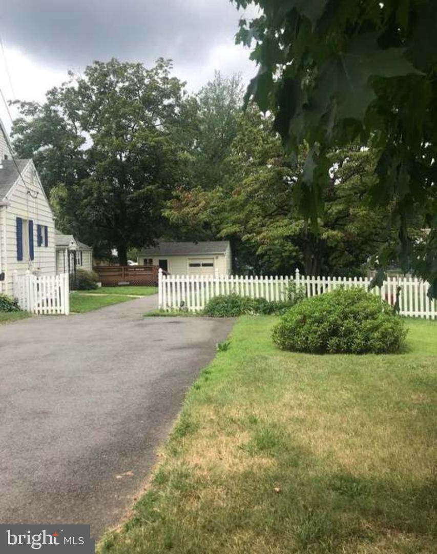 170 Saybrook Avenue - Photo 1