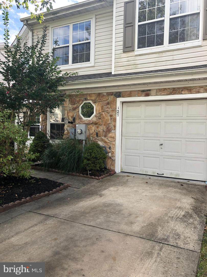 127 Buckingham Way - Photo 1