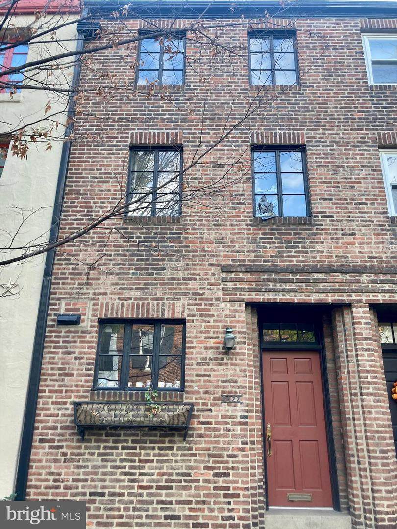 2422 Pine Street - Photo 1