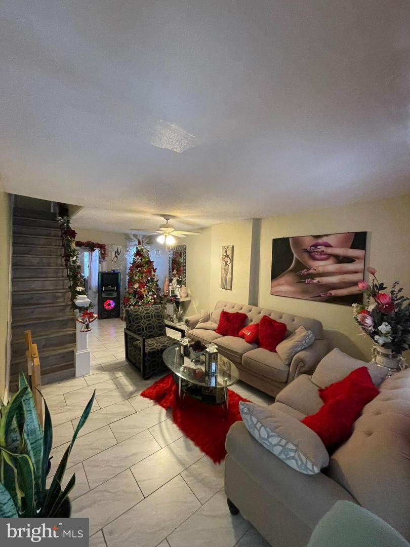 731 12TH Street - Photo 1