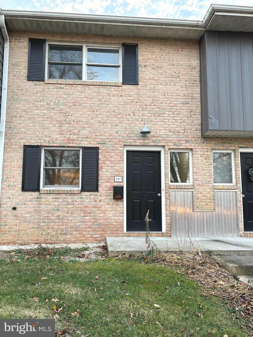 237 Rowe Avenue - Photo 1