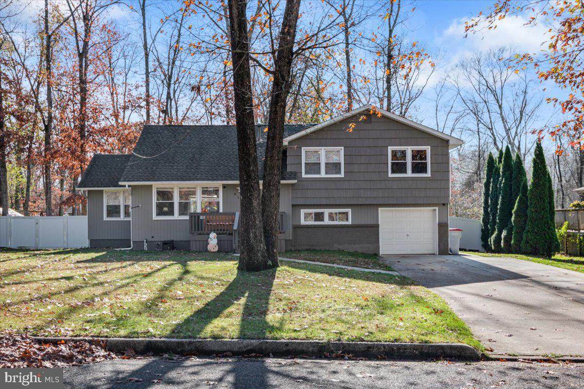 913 Elty Avenue - Photo 1