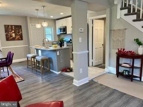 5305 Peerless Avenue - Photo 1