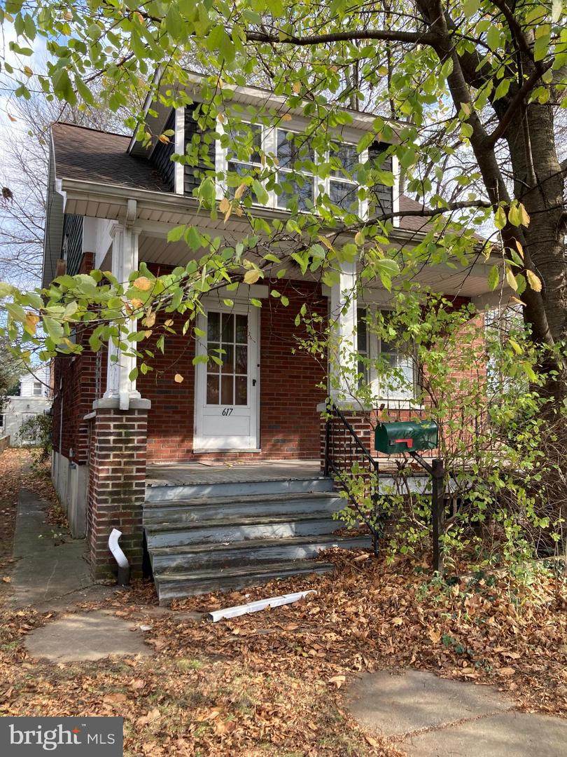 617 29TH Street - Photo 1