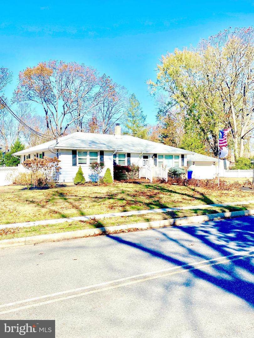 245 Lakeview Avenue - Photo 1