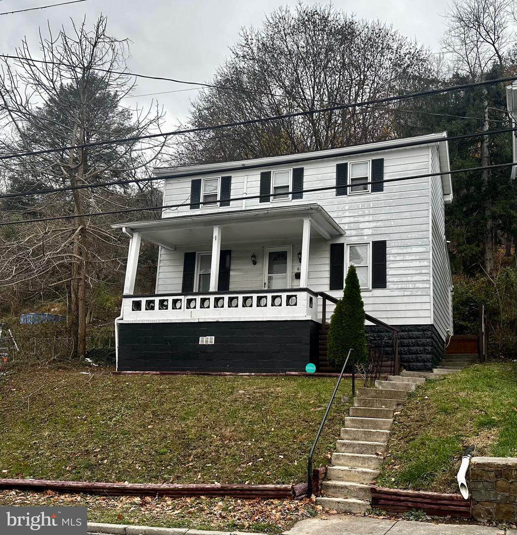 636 Bedford Street - Photo 1