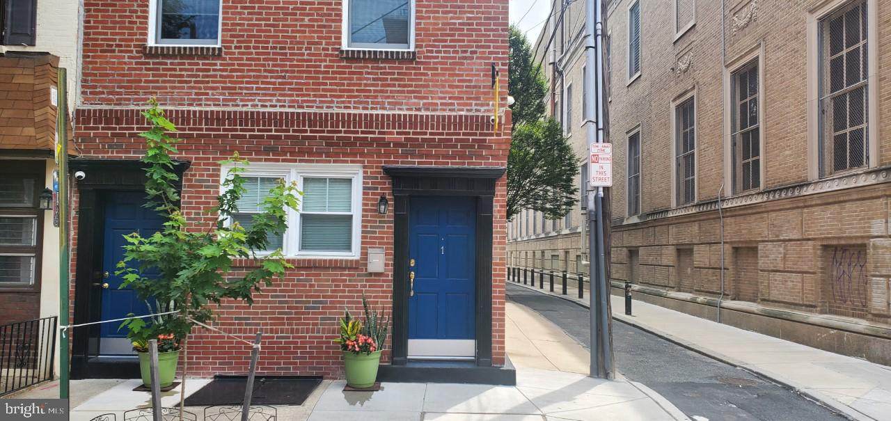 421 17TH Street - Photo 1
