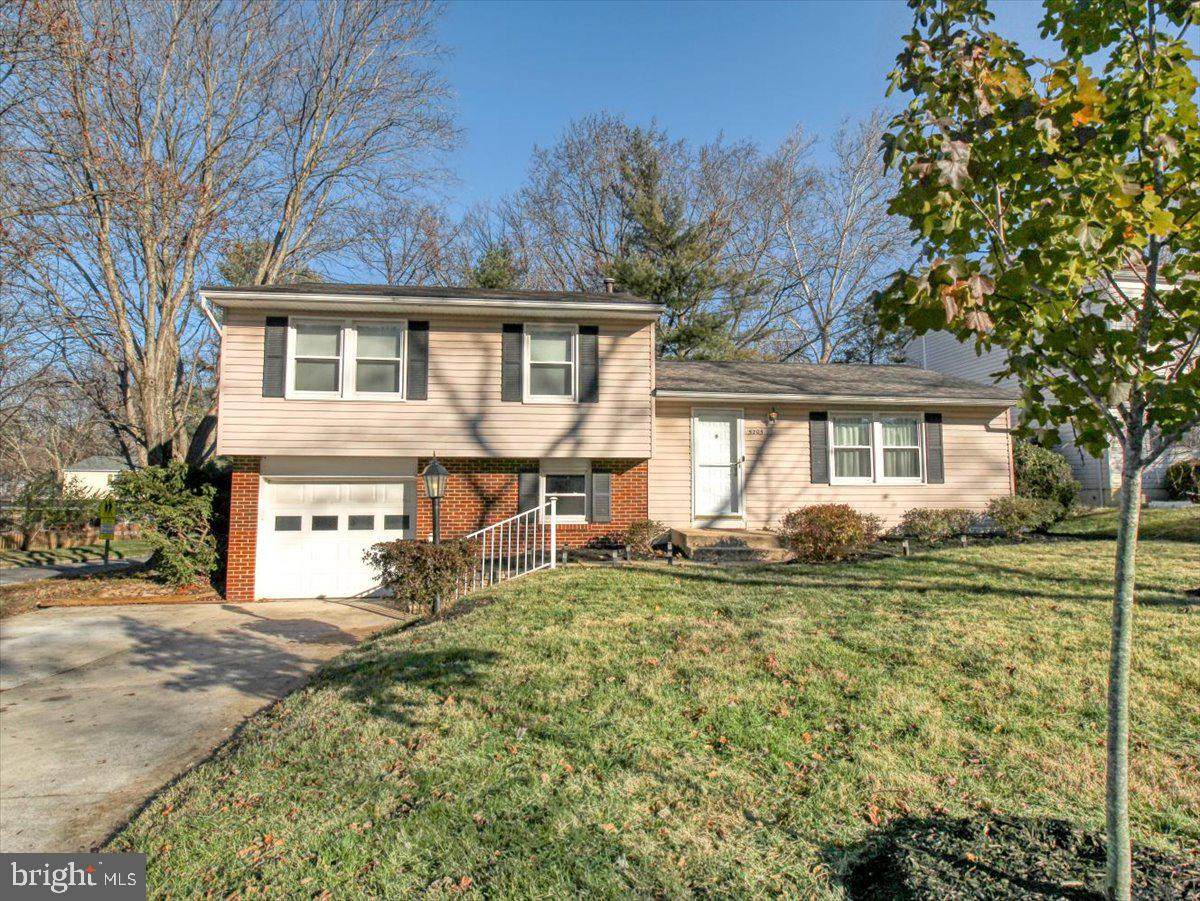 5205 Farm Pond Lane - Photo 1
