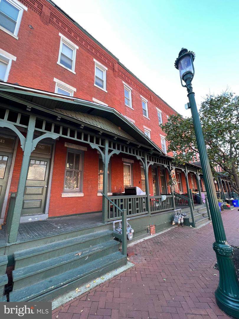 626-B Berkley Street - Photo 1