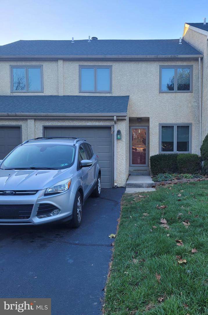 503 Summit Court - Photo 1