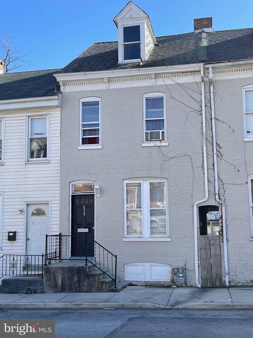 638 Salem Avenue - Photo 1