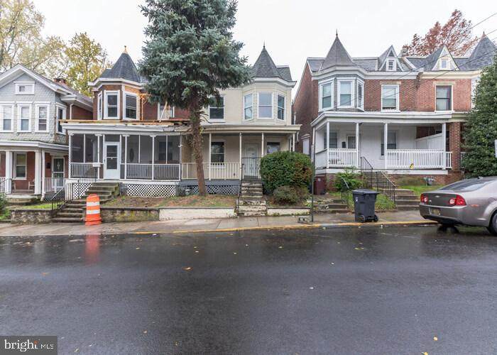 220 20TH Street - Photo 1