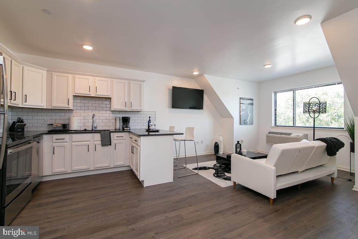 6778-84 Ridge Avenue - Photo 1