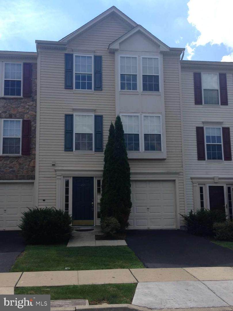 255 Windsor Court - Photo 1