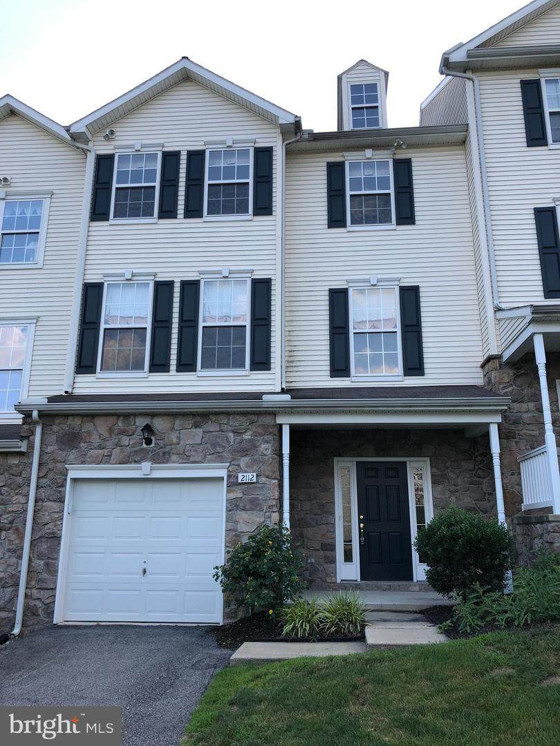 2112 Maple Crest Boulevard - Photo 1