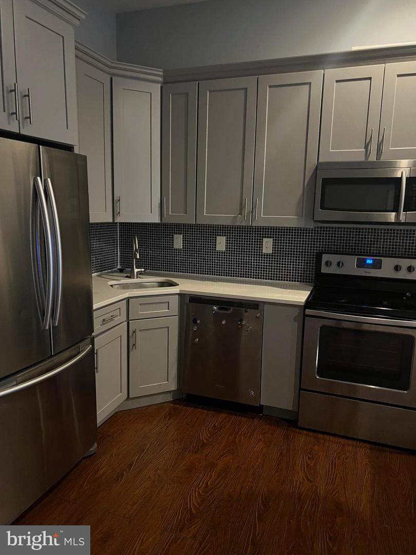 207 New York Avenue - Photo 1