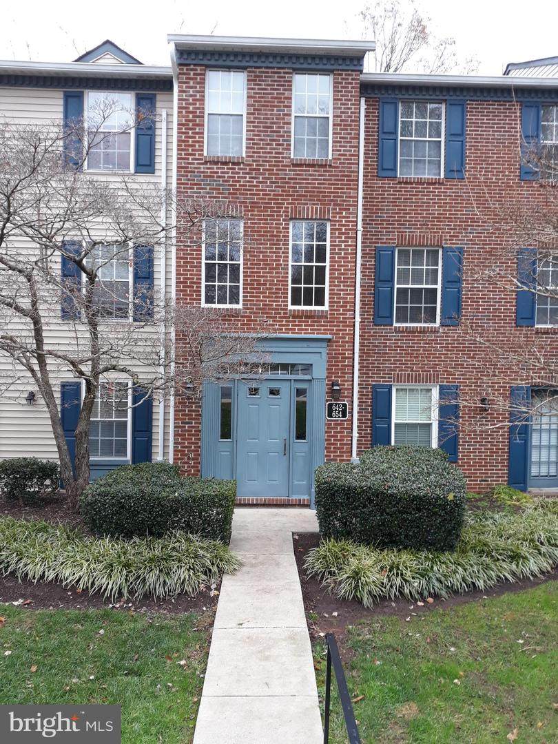 648 Newbridge Court - Photo 1