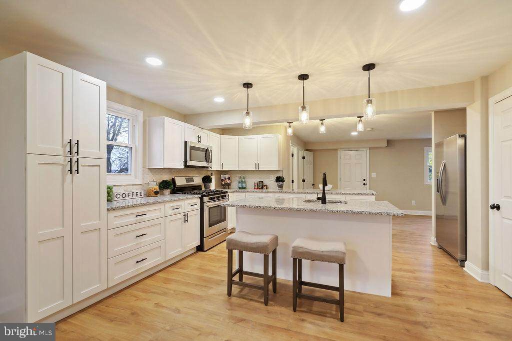 59 Chestnut Avenue - Photo 1
