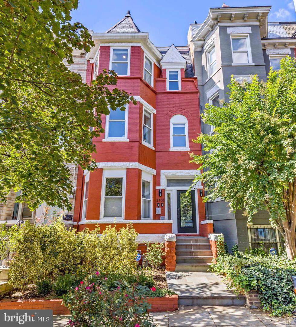 2108 1ST Street - Photo 1