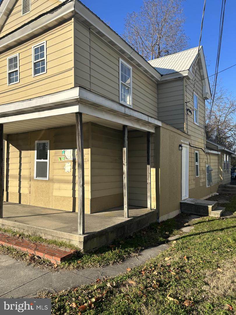 313 Washington Street - Photo 1