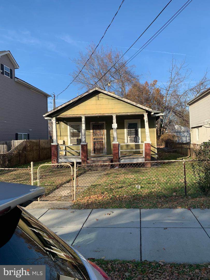 5006 Lee Street - Photo 1