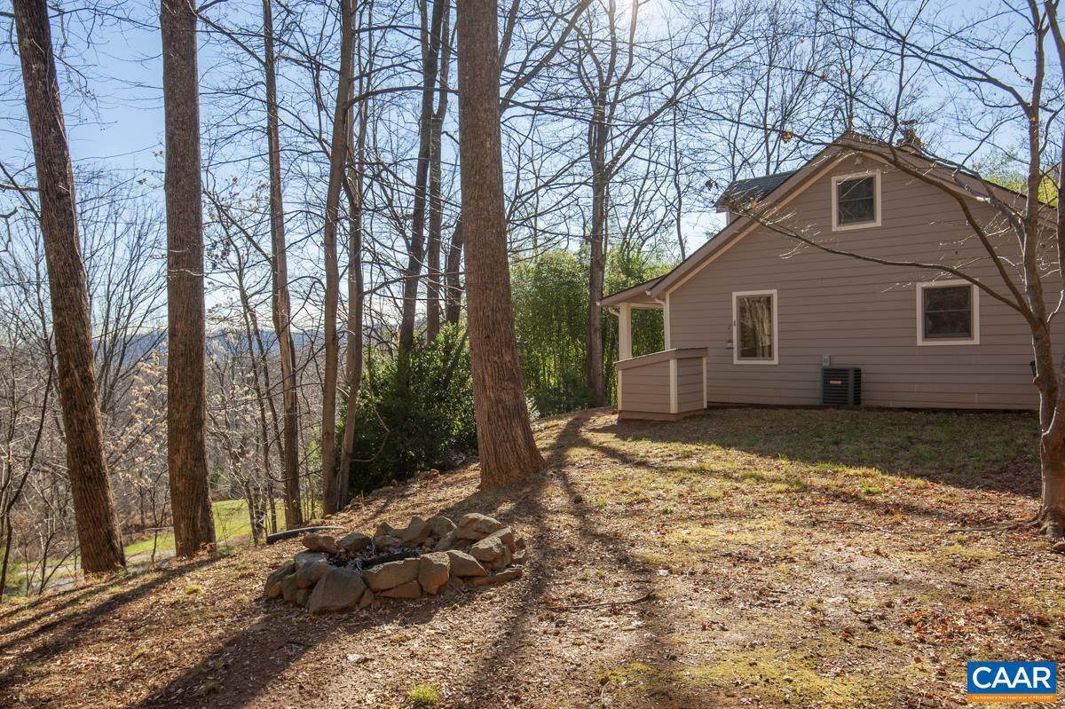 1304 Spruce Creek Ln - Photo 1