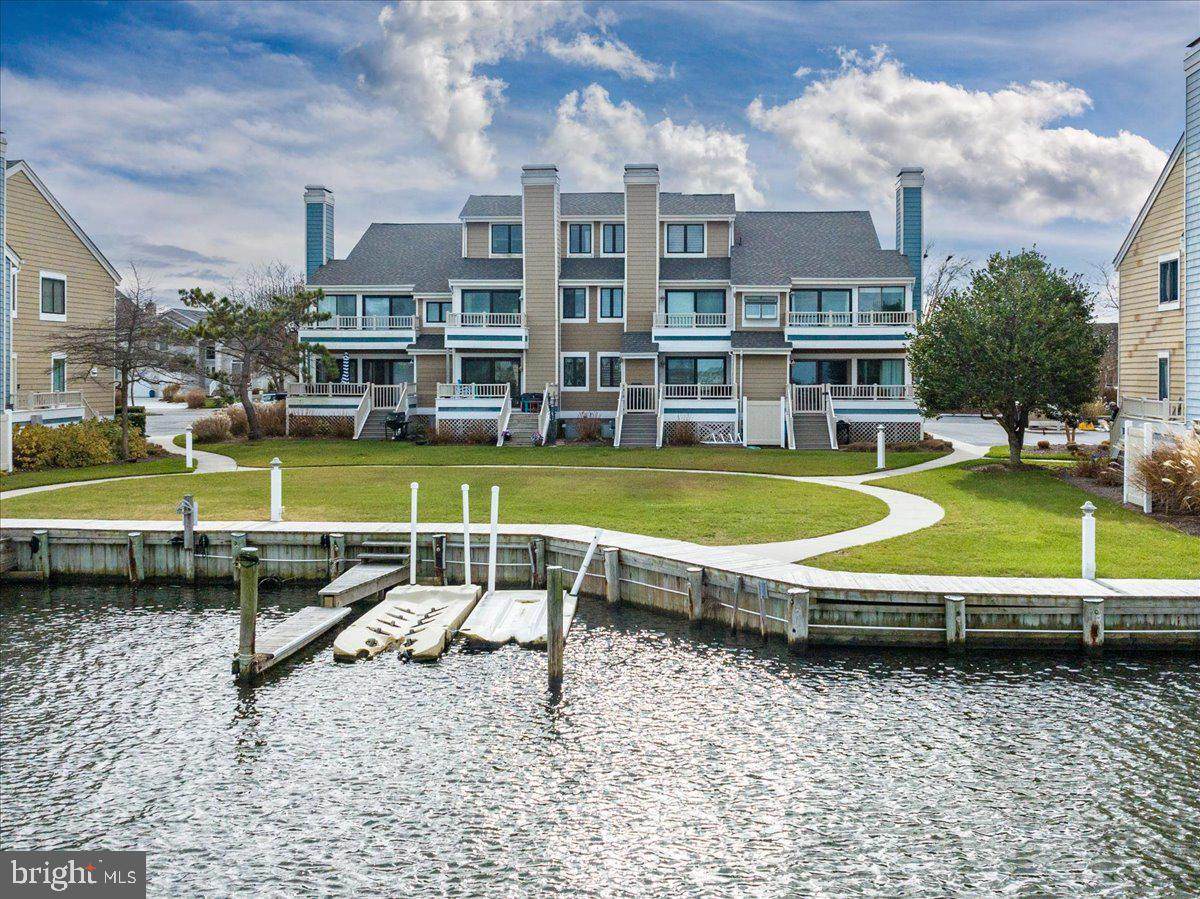 218 Heron Drive - Photo 1