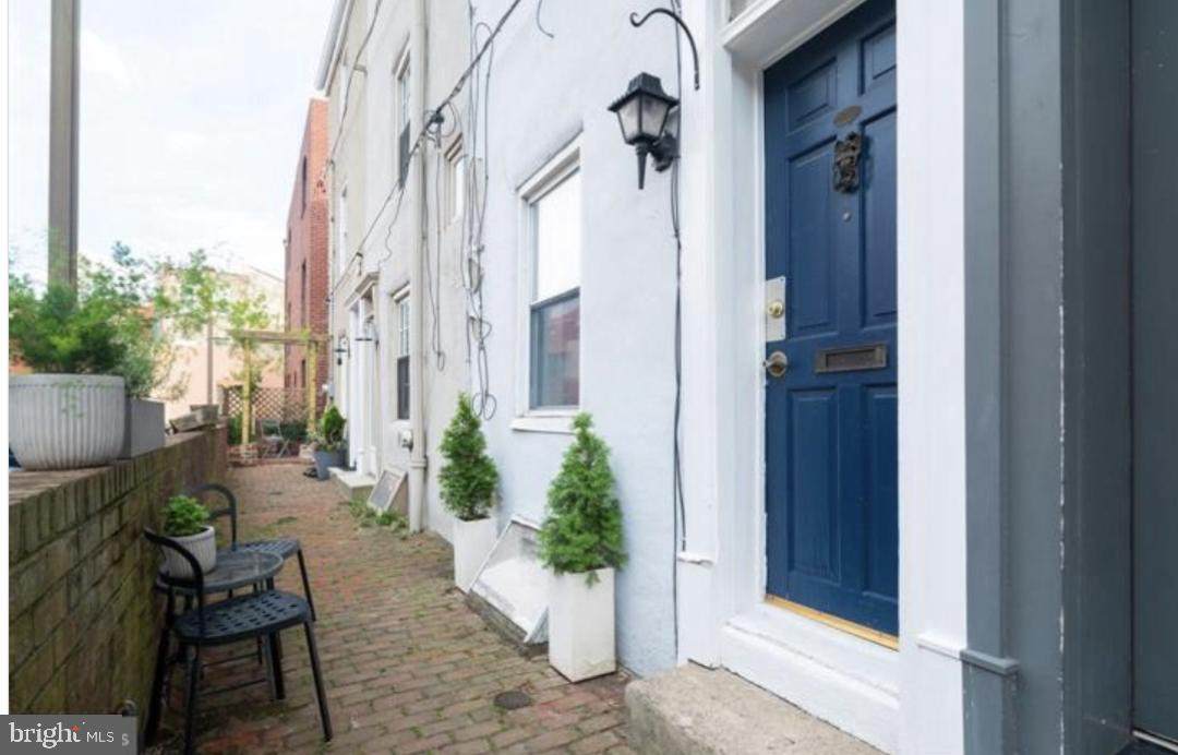 621 American Street - Photo 1