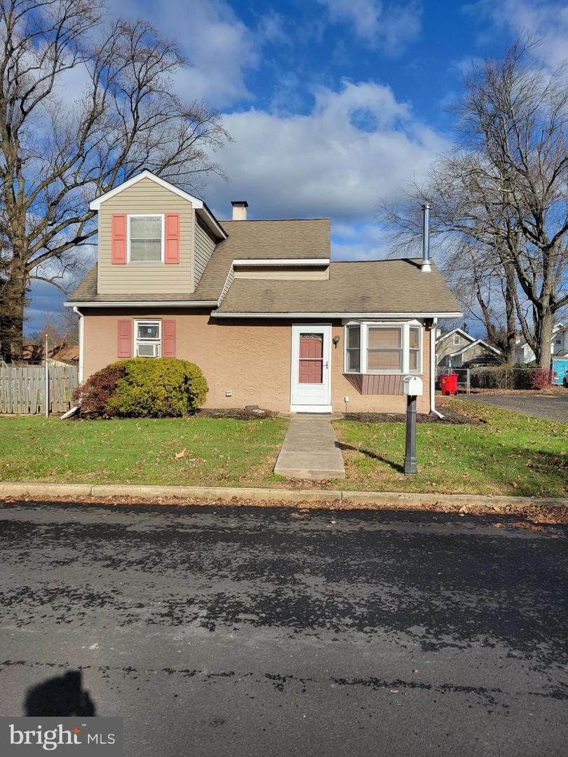 533 6TH Avenue - Photo 1