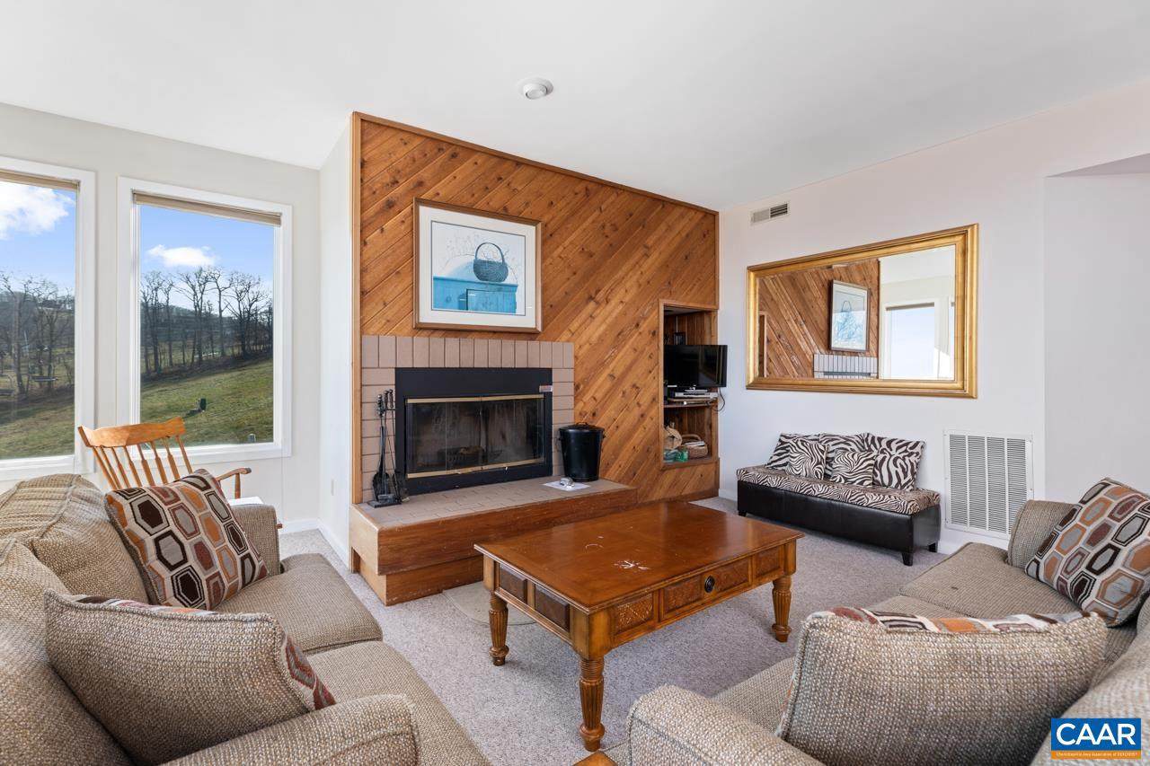 964 Diamond Hill Condos - Photo 1