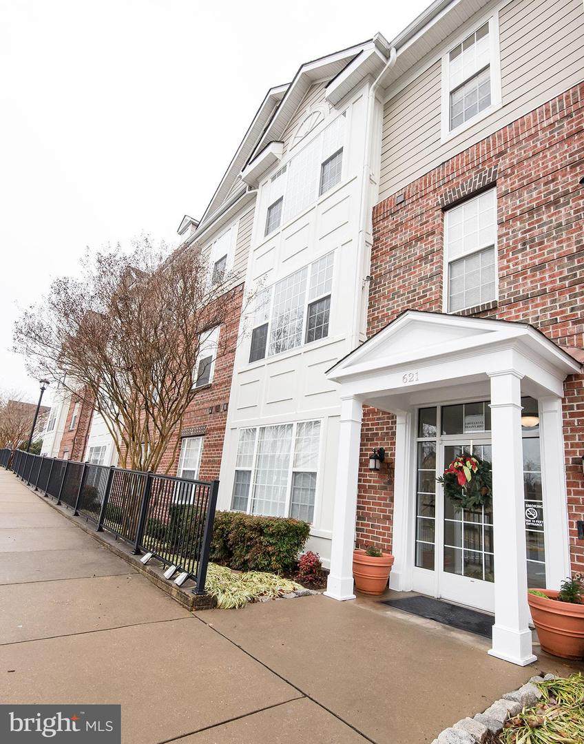 621 Cobblestone Boulevard - Photo 1